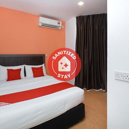Oyo 1111 Harmony Stay Miri Esterno foto