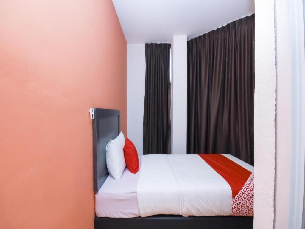 Oyo 1111 Harmony Stay Miri Esterno foto