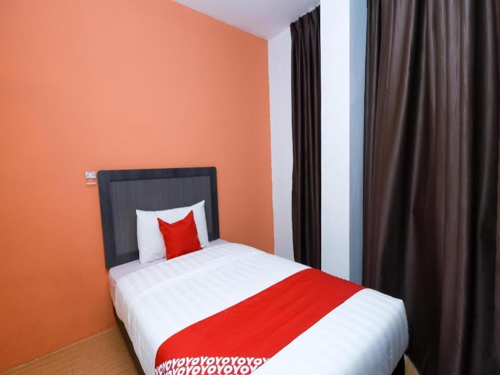 Oyo 1111 Harmony Stay Miri Esterno foto