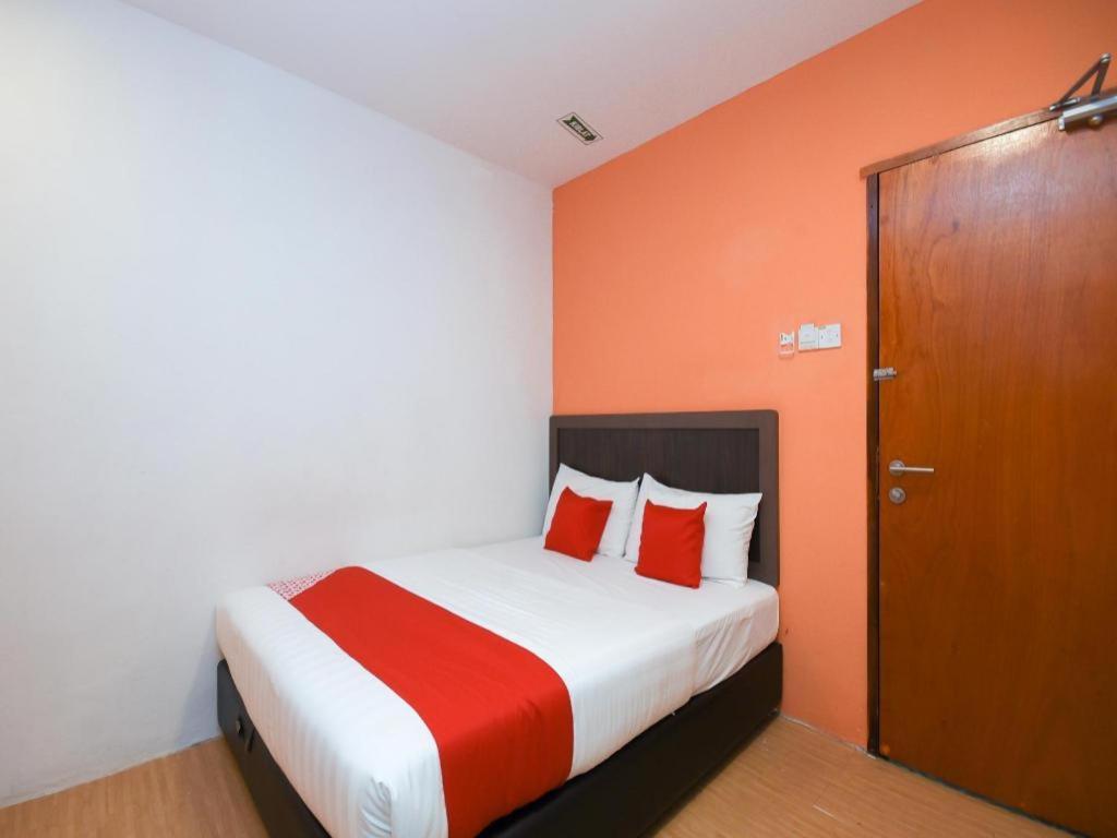 Oyo 1111 Harmony Stay Miri Esterno foto