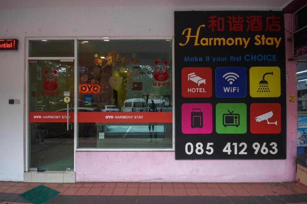 Oyo 1111 Harmony Stay Miri Esterno foto