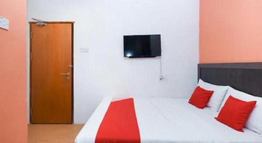 Oyo 1111 Harmony Stay Miri Esterno foto