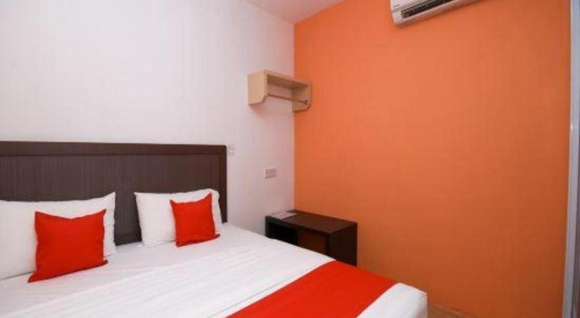Oyo 1111 Harmony Stay Miri Esterno foto