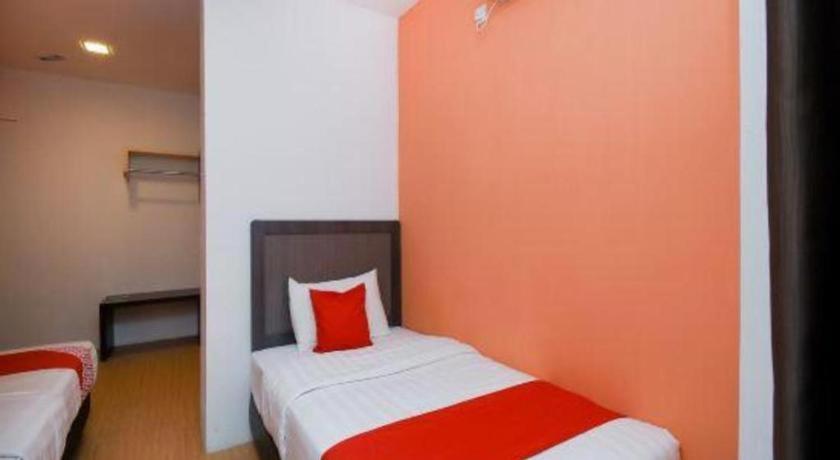 Oyo 1111 Harmony Stay Miri Esterno foto