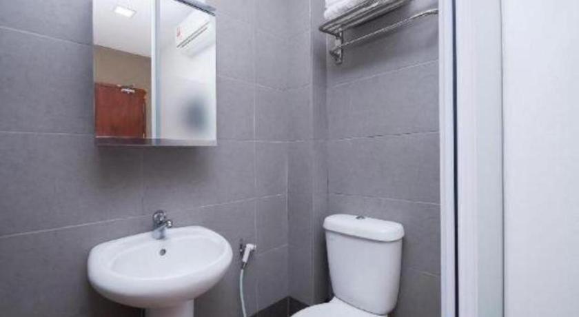 Oyo 1111 Harmony Stay Miri Esterno foto