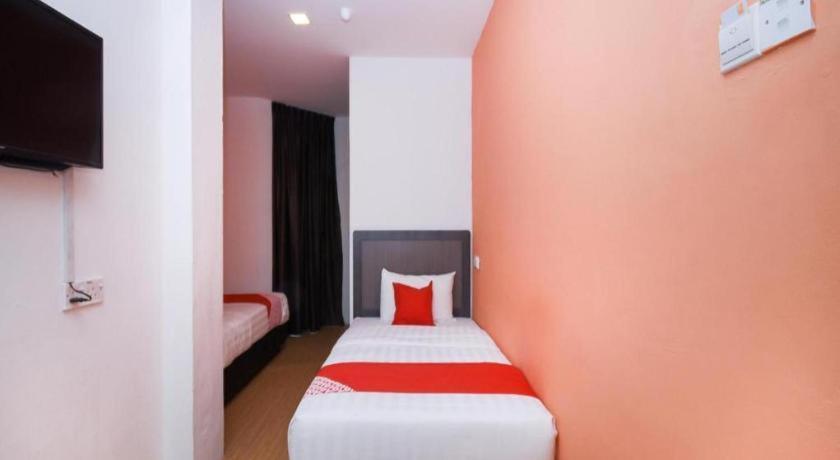 Oyo 1111 Harmony Stay Miri Esterno foto