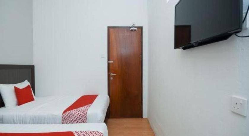 Oyo 1111 Harmony Stay Miri Esterno foto