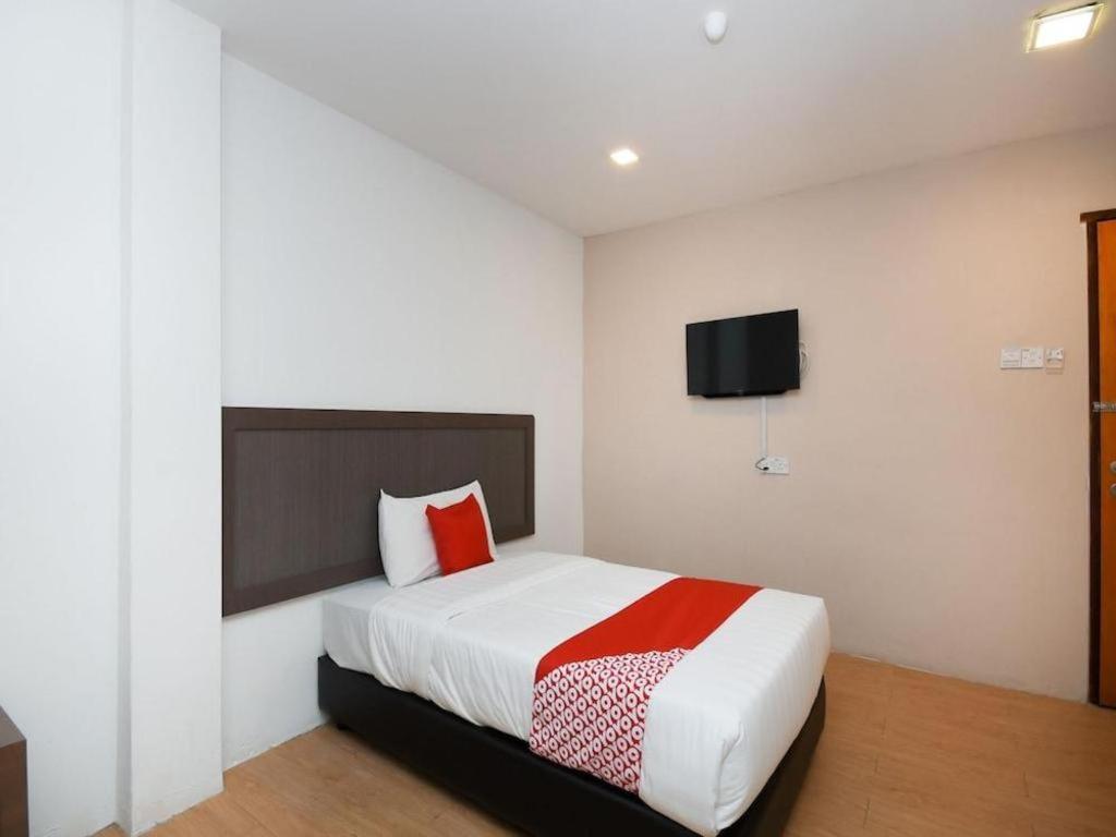 Oyo 1111 Harmony Stay Miri Esterno foto